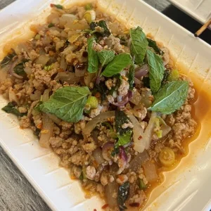 ลาบหมู ครัวสวนหลังบ้าน